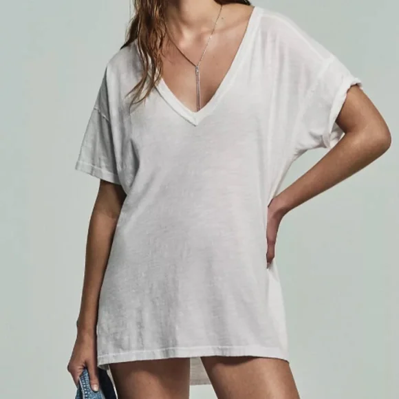 NWOT | Anthropologie The Jordyn Plus V-Neck Tee by Pilcro | Sz M - Picture 1 of 4